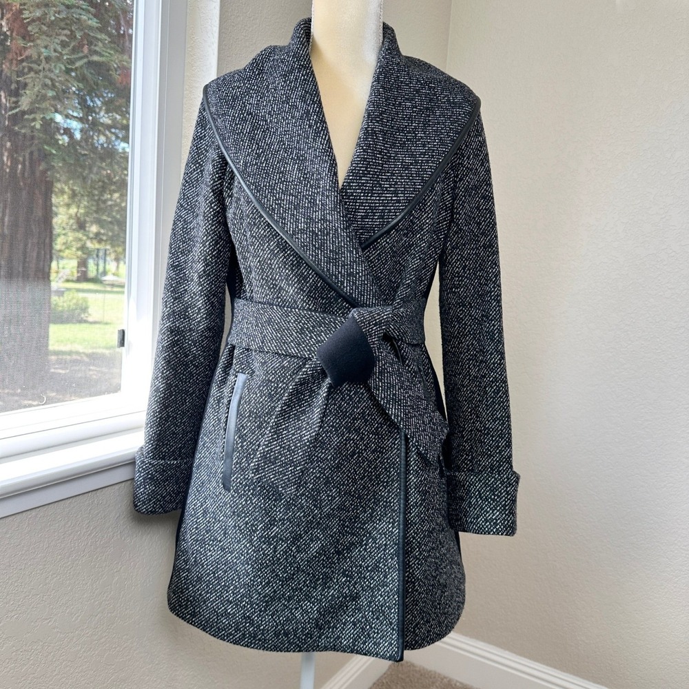 Trina Turk‎ Coat Womens 6 Black White Wool Blend Herringbone Belted Fit Flare
